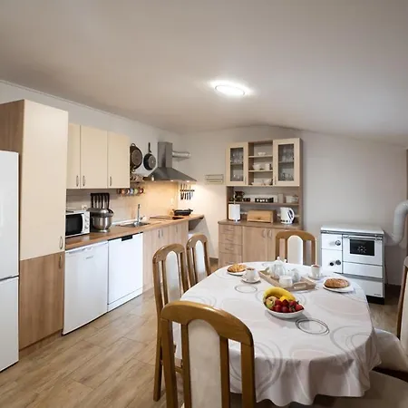 Kesten Apartment *